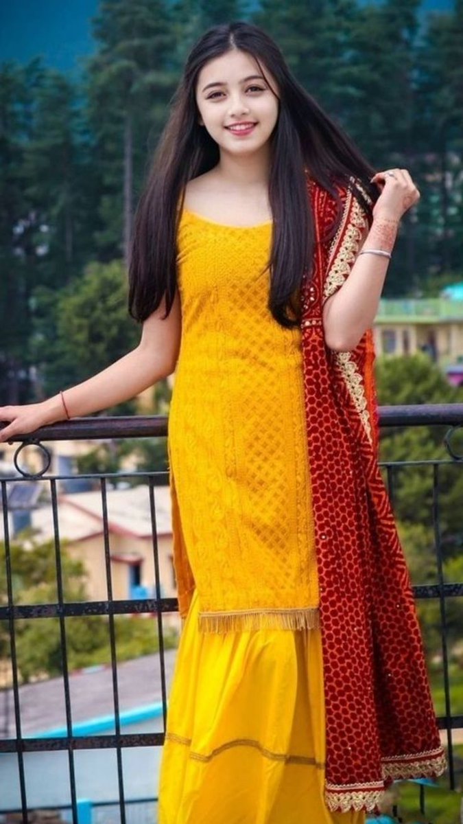 amayra_0067's tweet image. Good morning friends 🥰😍😘 
दर्द,अपमान, अस्वीकृति, ठोकर और धोखा,
इंसान को पूरी तरह बदल देते हैं..🌹💫💯