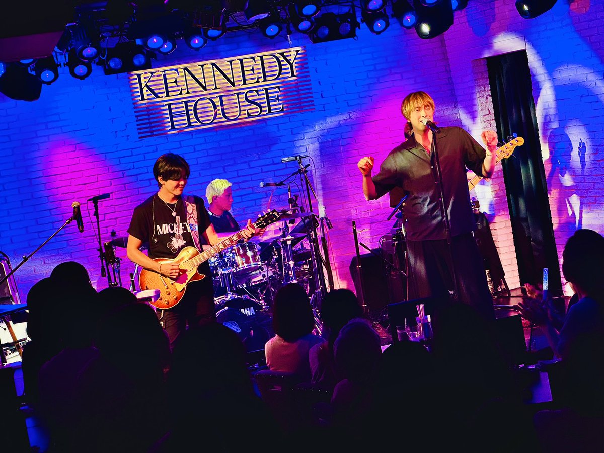 IsdWorks's tweet photo. 9/15はKyso@ KENNEDY HOUSEでした！
いつものKysoとはひと味違う雰囲気のRemixバージョンでお届けしました！
RHから時間かけてしっかり作り込み過ぎて未だ発展途上な曲達ですが育てていければと思っております！

#Kyso #AssH #Nyk #Nosuke #naoya
#KENNDYHOUSE https://t.co/OZgy8rrxx2