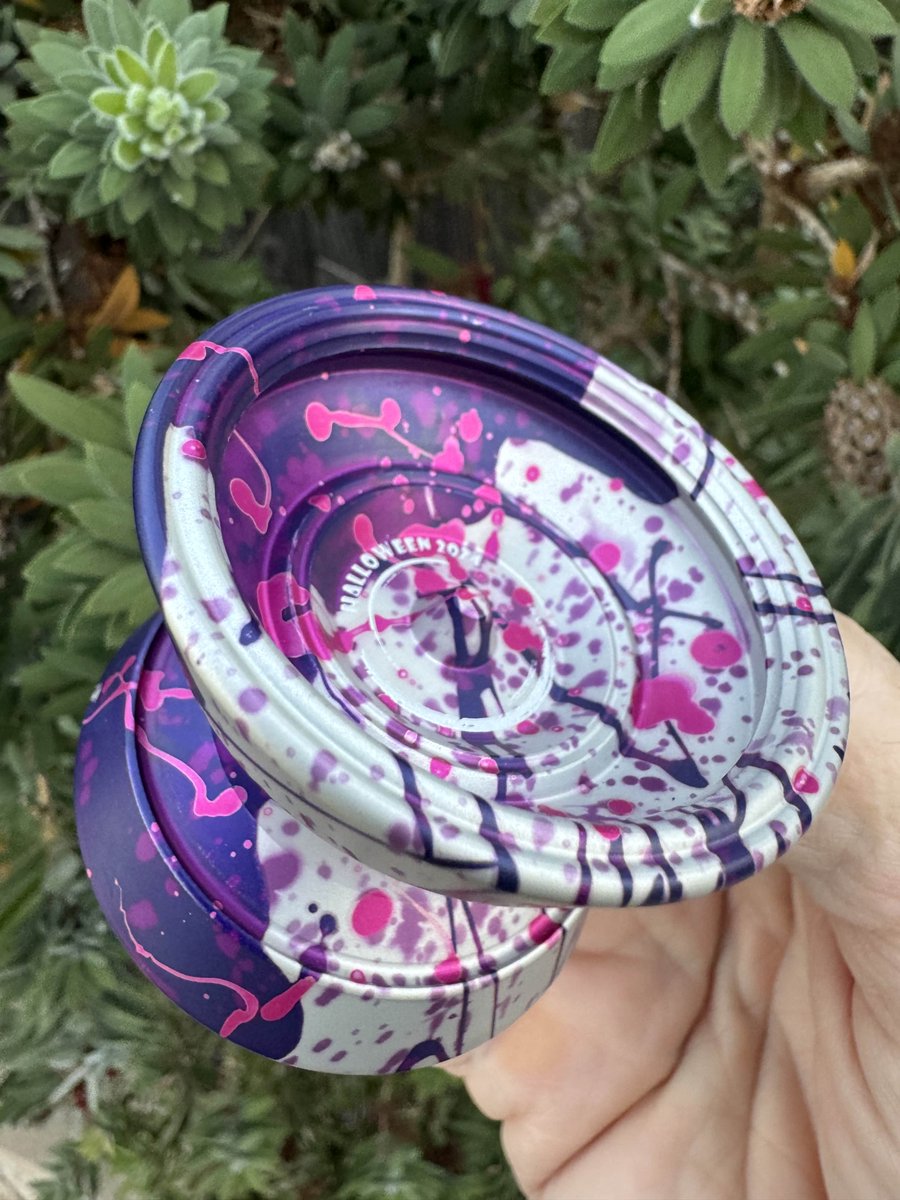monkeyfingeryo's tweet image. What was your favourite Halloween throw from last year? Pic shared by #MonkeyfingeRDesign Team Member MonkeyJunkey #MFD #yoyo