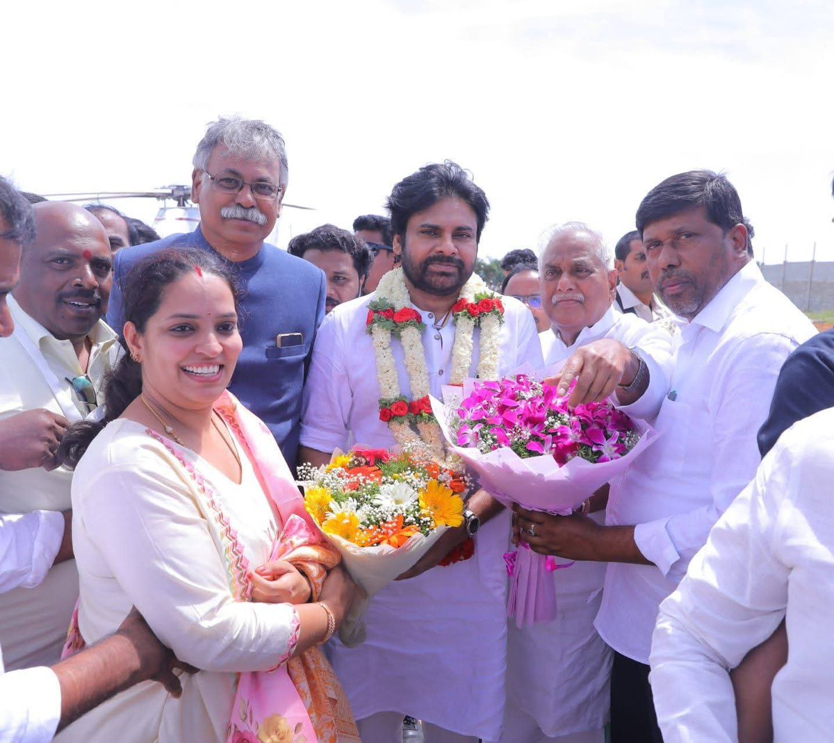 iamSurendra78's tweet photo. #OG Grand welcome to #Chintamani @PawanKalyan Anna ❤️💐🙏 https://t.co/mX11WNYqSE