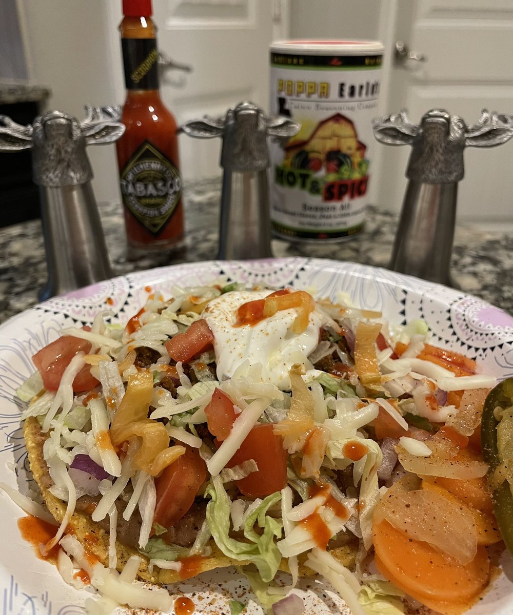 StewsSauce's tweet image. TosTaco Tuesday!
👊🏼💥
#NationalTacoDay
@JagermeisterUSA 
Beans.  Cilantro Lime Rice.  Meat.  Toppings.
