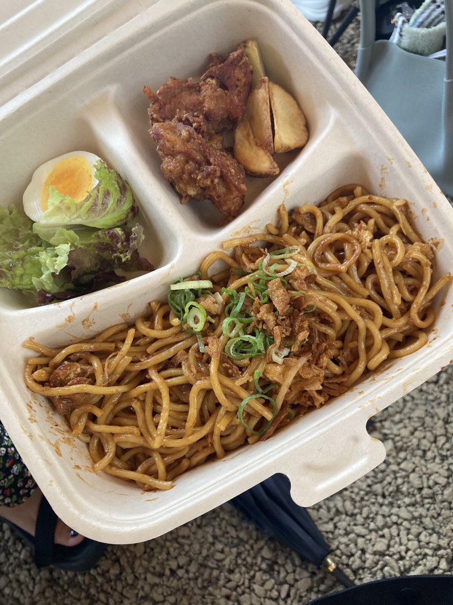 09JB8AE990UUwlr's tweet image. 今日のお昼ごはん🍙

#大阪関西万博
#マレーシア館
#2回目

ウマ過ぎっす🐷
