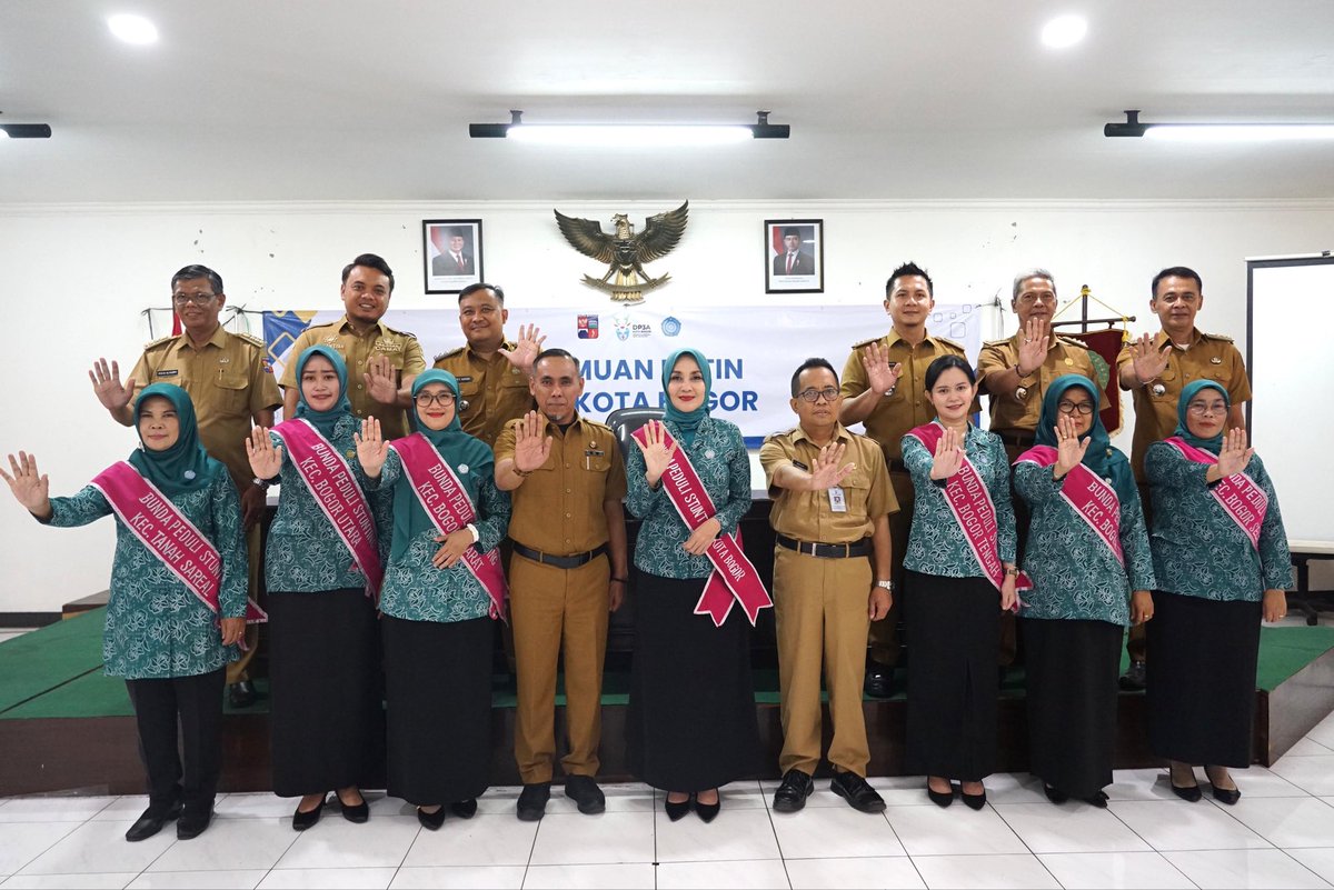Bunda Peduli Stunting Kecamatan Resmi Dilantik, Yantie Rachim: Perkuat Peran Perempuan dalam Penurunan Stunting is.gd/WDmdcn

#Pemkotbogor