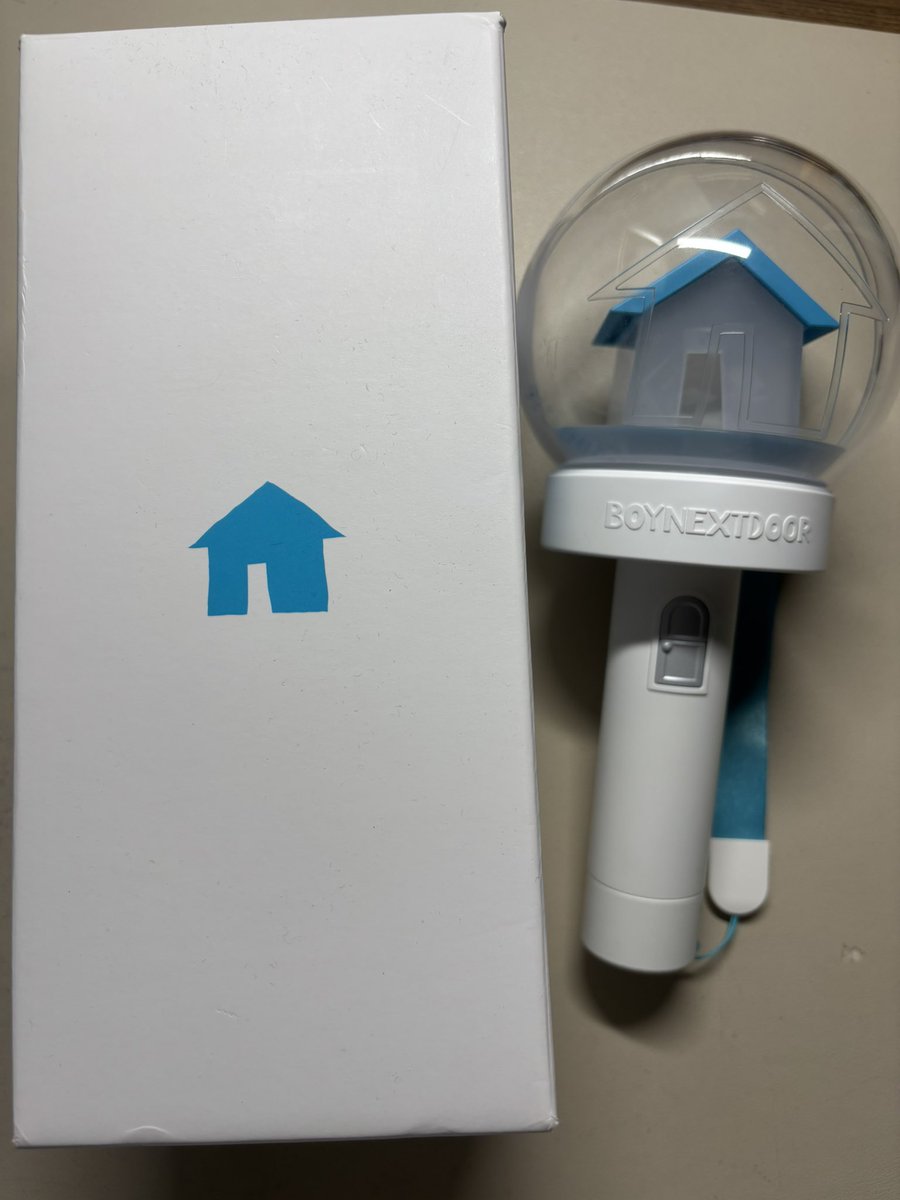 원더스틱 판매 배포 3.0
박스 윗부분 조금 꾸겨졌어요ㅠㅠ
덤 많아요

보이넥스트도어 보넥도 성호 리우 재현 태산 이한 운학 포카 응원봉