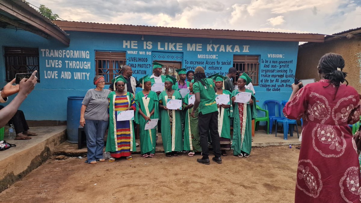 LikeIs21848's tweet photo. IT'S OFFICIAL!🎓 Our tailoring class in Kyaka II has graduated! Yesterday, we celebrated these amazing new artisans. They are now equipped with skills for life &amp; business. The future is stitched with hope! This means new small businesses, sustainable income, &amp; empowered families. https://t.co/biIwE5ekOX