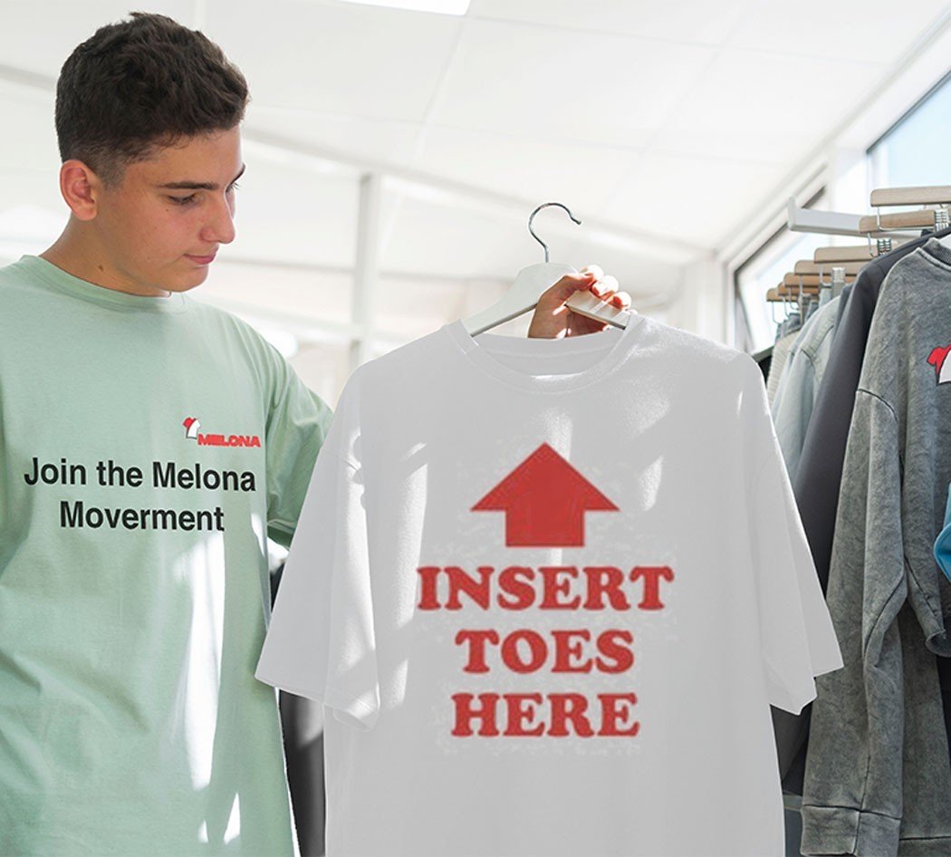 teleteeshirt's tweet image. For people who take life one step at a time.
🛒 Grab the Insert Toes Here Shirt 👉 melonashirt.com/product/insert…
#MelonaShirt #FunnyTee #WeirdHumor #MemeShirt #GoofyStyle #ViralFit