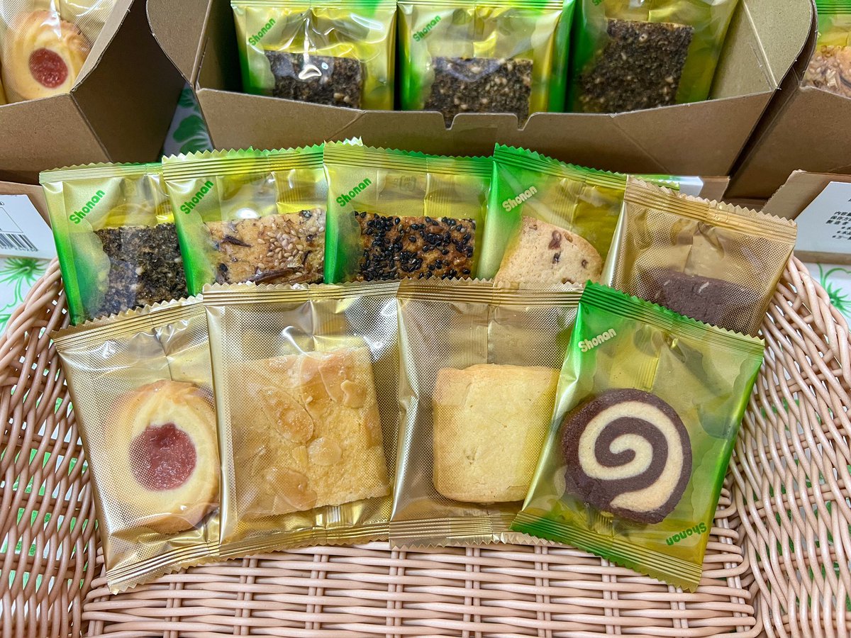 fst_dousoukai's tweet photo. 今年も「藤工祭」の季節がやってきました！
同窓会では今年も西棟2階の記念室で湘南クッキーの販売と展示を行います。

みなさまのご来場をお待ちしています！
♪( ´▽｀)

○一般公開
10月25日(土)10:00〜15:00
※最終受付は14:30
※駐車場はありません。

#藤沢工科 
#藤工祭 https://t.co/dZJZSql1l6