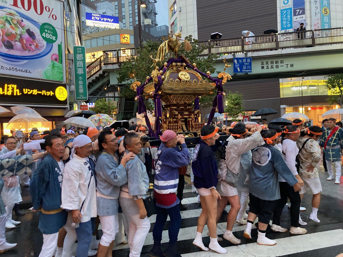 【雉子神社例大祭・誕生八幡神社例大祭✨】

10月4日（土）・5日（日）に実施されました！各町会が神酒所を設置し、協力し合って例大祭の運営に携わっていました💪出店や神輿の巡行も行われ、地域の人々の結びつきを強く感じることができました💪両例大祭の運営をされた皆様、お疲れ様でした☺