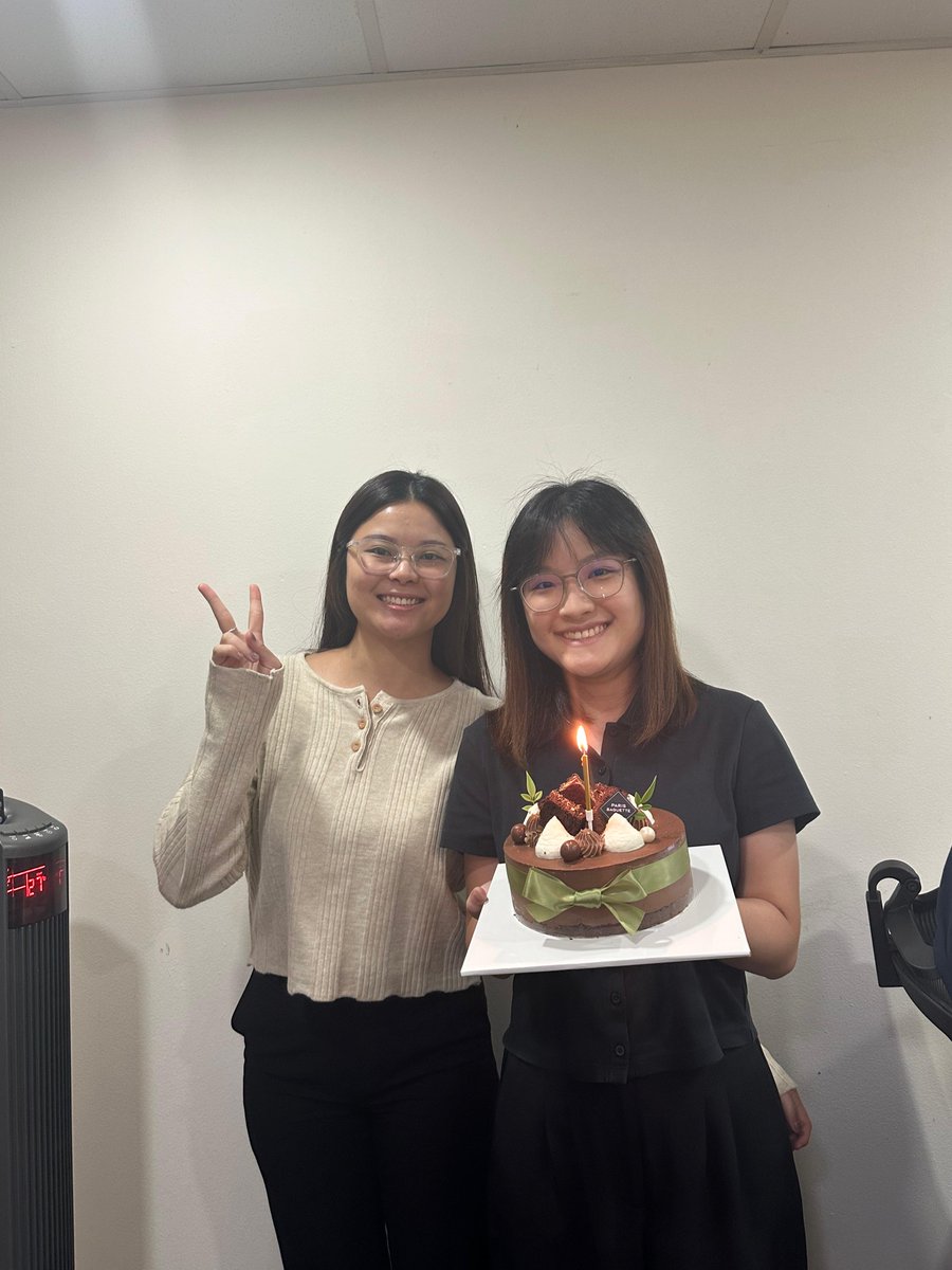 Declarators_'s tweet image. Happy Birthday to Winnie from our HQ team! 🎂✨

Thank you so much for working on your birthday!

#Declarators #Logistics #DeclaratorsCulture #BirthdayCelebration