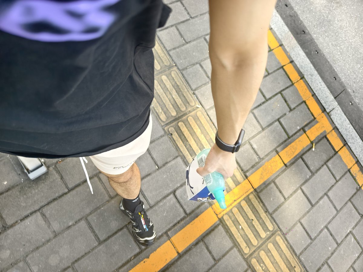 KeplerSakura's tweet photo. 广州很热 https://t.co/x3LQaAsgZI
