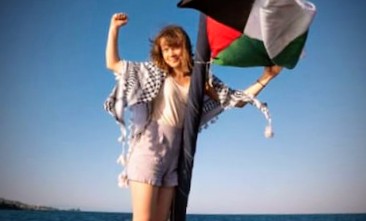 imchandangupta_'s tweet image. At just 22, @GretaThunberg continues to show remarkable courage and moral conviction. Despite facing witch hunts, detentions, persecution, and deliberate media silence, she stands firm in solidarity with the people of Palestine. Twice she has sailed with The Flotilla, risking her…