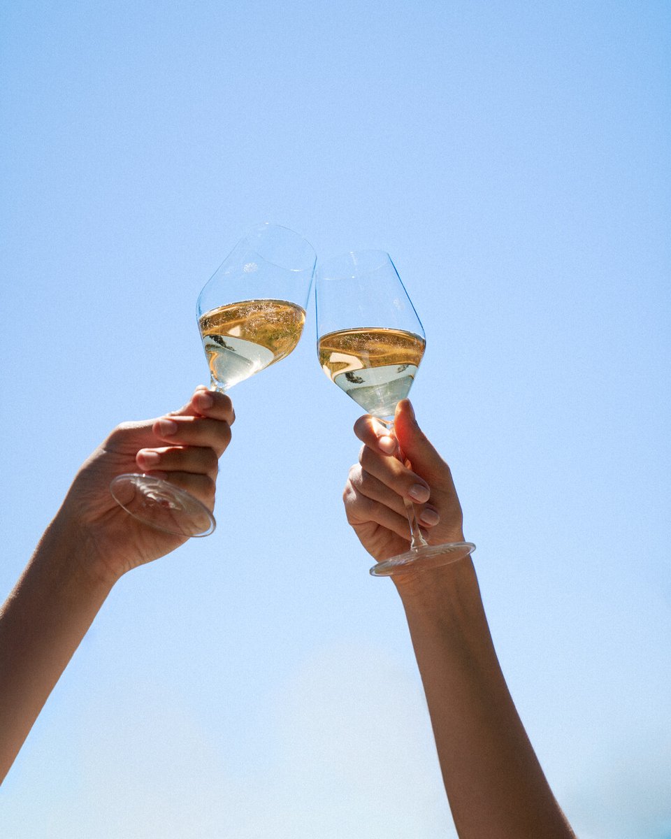 週末のはじまりは、やっぱりシャンパーニュで乾杯🥂

家族や友人と過ごす夜も、ひとりでゆったり楽しむ時間も。
週末のスタートは、ニコラ・フィアットのシャンパーニュで決まり✨

#nicolasfeuillattejapan #nicolasfeuillatte #champagne #ニコラフィアット #シャンパン #シャンパーニュ