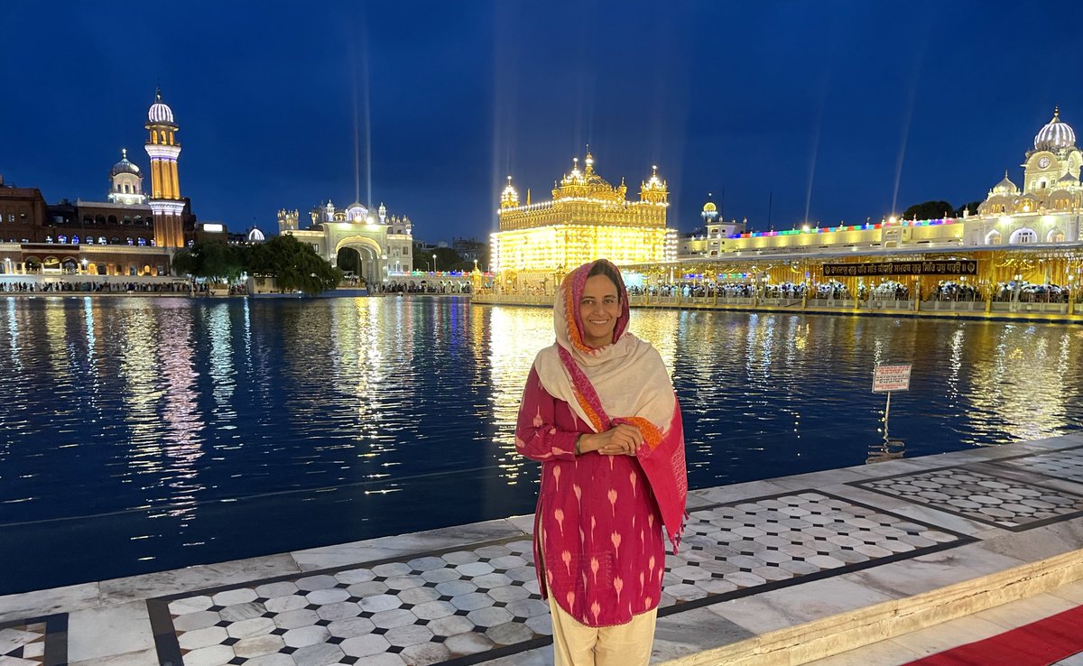 RupiSra's tweet image. ਨਿਮਰਤਾ ਦੇ ਸਾਗਰ ਚੌਥੇ ਪਾਤਿਸ਼ਾਹ ਸਾਹਿਬ ਸ੍ਰੀ ਗੁਰੂ ਰਾਮਦਾਸ ਜੀ ਦੇ ਪ੍ਰਕਾਸ਼ ਪੁਰਬ ਦੀਆਂ ਆਪ ਸਭਨਾਂ ਦੇ ਪਰਿਵਾਰਾਂ ਨੂੰ ਲੱਖ-ਲੱਖ ਵਧਾਈਆਂ ਹੋਣ ਜੀ। 

ਵਹਿਗੁਰੂ। 
#GuruRamdasJiMaharaj
#Amritsar
#Punjab