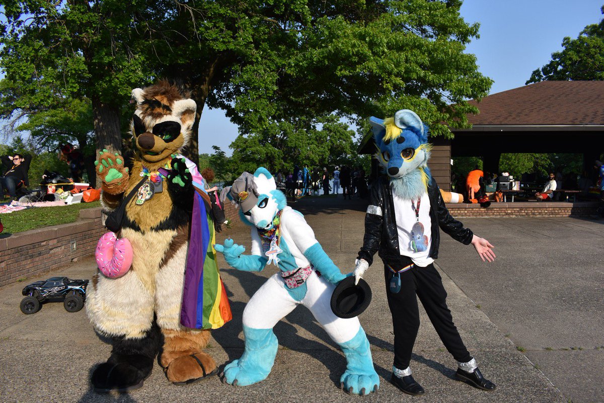Zeusthefoxy's tweet photo. I’m so happy for all the people I get to call friends. You may not realize it, but friends are a gift that can’t be beaten. #furry #furries #mnfurs #fursuit https://t.co/2YAvrzLs77