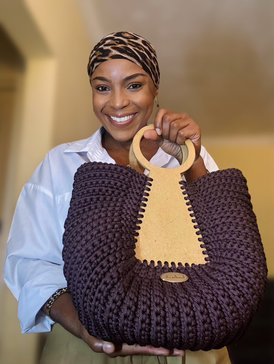 KraftsQueen's tweet image. My mom passed away exactly 30 years ago today, she was just 37, I was 14. I have always wondered how we would have turned out had she lived, but we will never know. I’m grateful for the principles she instilled in me in those few years, they have shaped the woman I am today. She…