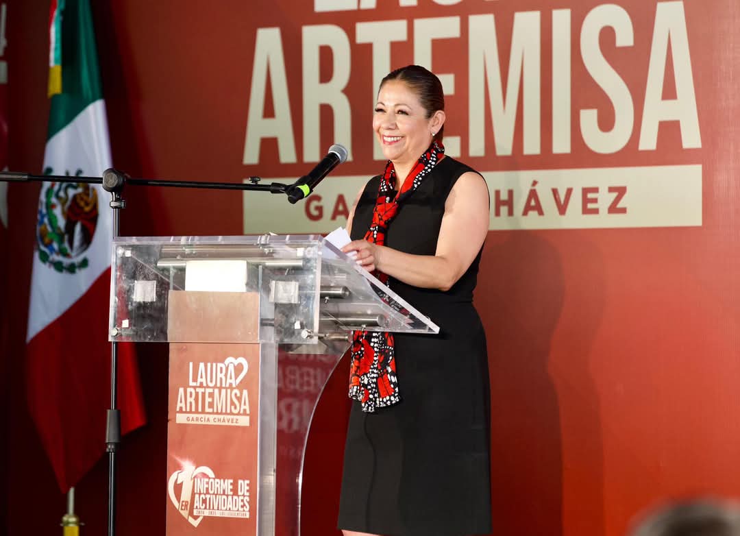 Felicito a mi querida compañera <a href="/artemisa_laura/">Laura Artemisa Oficial</a>, presidenta del <a href="/CongresoPue/">H. Congreso de Puebla</a>, por cumplir con su deber de informar sobre este primer año de labores legislativas, y sobre todo, por hacerlo con cercanía hacia la gente. ¡Enhorabuena compañera! La transformación continúa. ✨