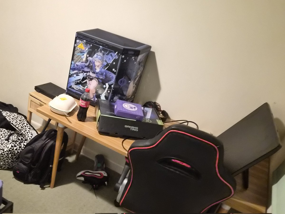 AggeloiDante's tweet photo. Moved to the city! Big house and big future to come 🫡 #hyte #silverwolf #xpen #rtx5090 #msi https://t.co/Rk3DB4lGby