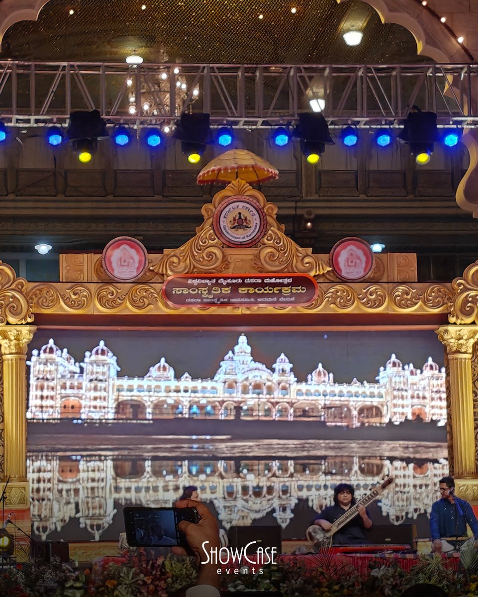 events_showcase's tweet photo. Grateful for the opportunity to welcome Niladri Kumar to Mysore Dasara 2025 — a calm, beautiful experience.
#ShowCaseEvents #MysoreFestival #CuratedArtists #CuratedPerformances #StrongWorkTeam #EventPlanningIndia #CuratedExperiences #OnlyAtShowCase #curations #ShowCaseTeam https://t.co/OpUf56RotC