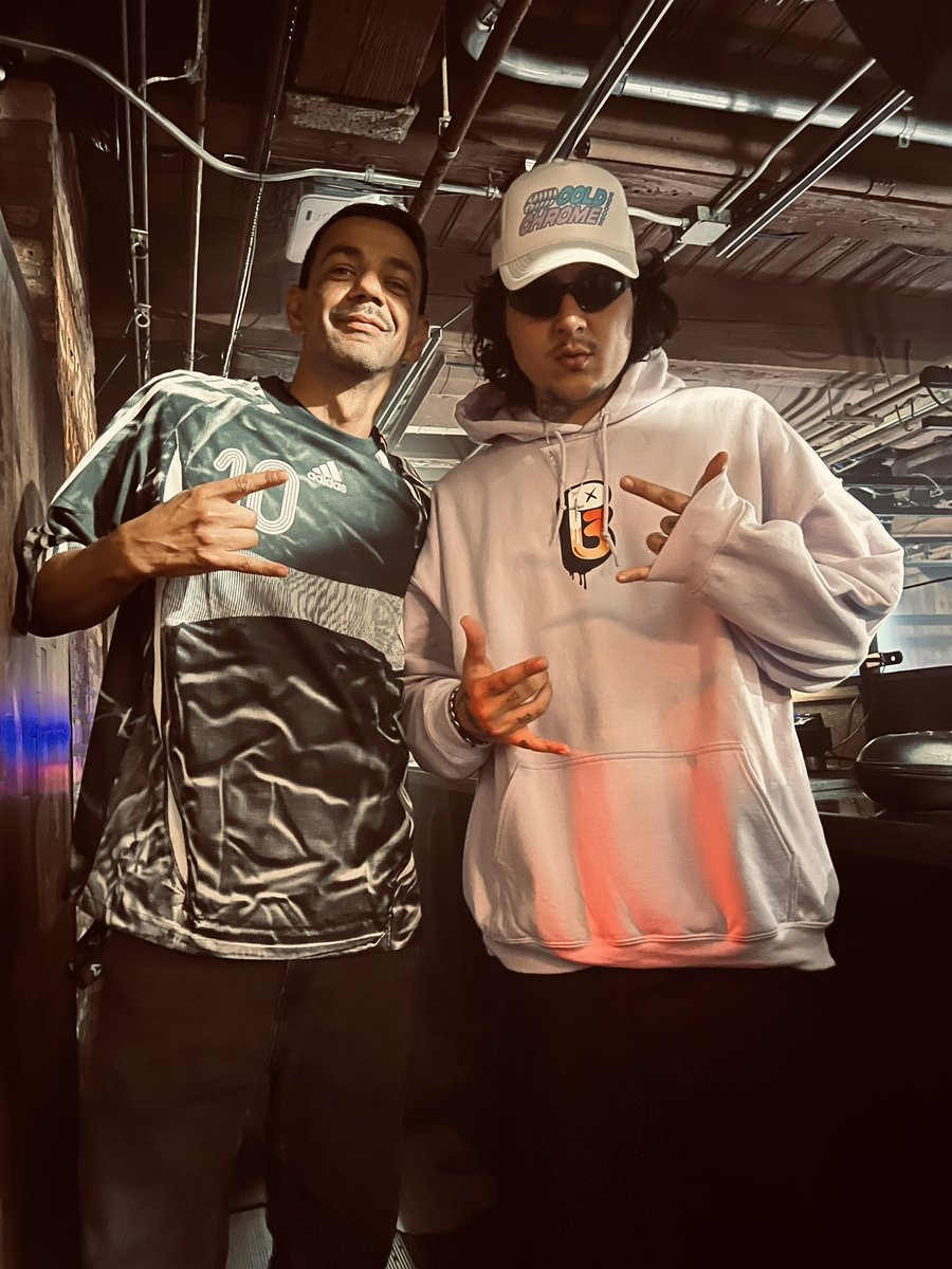 FSiqueira6's tweet image. Amazing to be back at SpyBar last weekend as support for 🇧🇷@roddylima Chicago debut!
To everyone who came out to support, dance and to all the staff at @spybar , Thank you / Obrigado! 💛💚

Hope to see y’all soon! #spybar #chicago