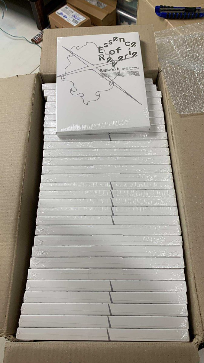 📢 FREE ALBUMS: SEALED BAEKHYUN Essence of Reverie ALBUMS

Form to be posted later 7 pm~ Just pay for 130 php isf (+ lsf)! Retweet &amp; mention your friends 💗