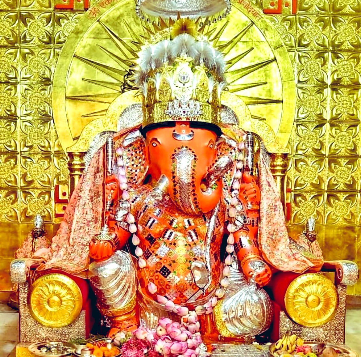 Tanvi Sharma (@tanvisharmajpr) on Twitter photo *जय श्री गणेश जी महाराज* 🙏
🚩मोतीडूँगरी गणेश जी मंदिर दर्शन,जयपुर
गजाननं भूतगणादिसेवितं कपित्थजंबूफलचारुभक्षणम् ।
उमासुतं शोकविनाशकारकं नमामि विघ्नेश्वरपादपङ्कजम् ||
#ॐ_गं_गणपतये_नमः 🙏
#जय_श्री_राधे_कृष्ण 🙏 <a href="/sushilksh/">Sushil Kumar Sharma</a> *जय श्री गणेश जी महाराज* 🙏
🚩मोतीडूँगरी गणेश जी मंदिर दर्शन,जयपुर
गजाननं भूतगणादिसेवितं कपित्थजंबूफलचारुभक्षणम् ।
उमासुतं शोकविनाशकारकं नमामि विघ्नेश्वरपादपङ्कजम् ||
#ॐ_गं_गणपतये_नमः 🙏
#जय_श्री_राधे_कृष्ण 🙏 <a href="/sushilksh/">Sushil Kumar Sharma</a>