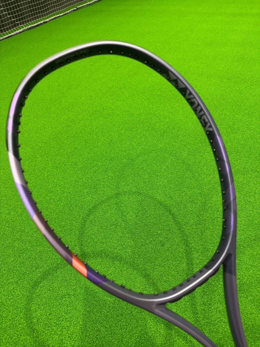 Artsports_Links's tweet image. パーセプト新色発売中！
ヨネックスコントロール系ラケットのパーセプトに、新色のミッドナイトネイビーが登場。
ラインナップもベーシックな100をはじめ、100Dや104等既存カラー同様の取り扱いがあります。
当店では試打室もありますので是非一度お立ち寄り下さい。
#persept