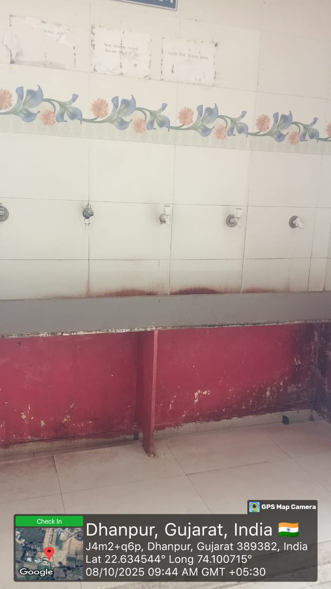 GSRTCDCGodhra's tweet image. ધાનપુર બસ સ્ટેન્ડ ને સાફ રાખવાની પહેલ. @CMOGuj @sanghaviharsh @OfficialGsrtc #Swachhotsav #SwachhataHiSeva2025 #SwachhBharat #SwachhBharatAbhiyan #Nirmalgujarat #SHS2025