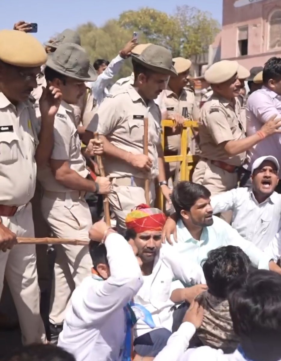 इस युवा के जज़्बे को कोई जेल नहीं झुका सकती।

#FreeVinodJakhar