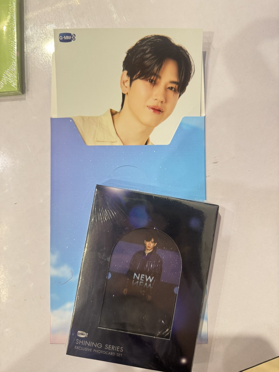 phaniiipakk's tweet photo. Flash sale // 200฿

(( นัดรับหน้างาน FANIVAL )) 

#ตลาดนัดเตนิว 
#ตลาดนัดgmmtv #GMMTVFANIVAL https://t.co/qGpNgzteMl