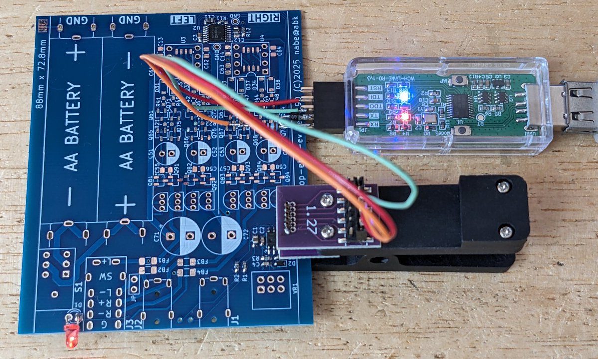 nabe_abk's tweet image. ATTiny402でLチカしてる。シリアル変換は、WCH-LinkEを流用。#ATTiny