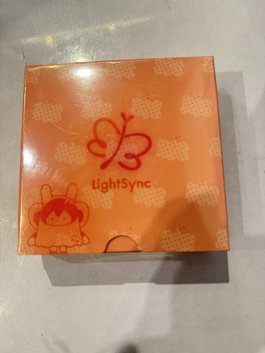phaniiipakk's tweet photo. Flash sale // 300฿

(( นัดรับหน้างาน FANIVAL )) 

#ตลาดนัดเอมี่บอนนี่ 
#ตลาดนัดgmmtv #GMMTVFANIVAL https://t.co/4AvTP8bxEI