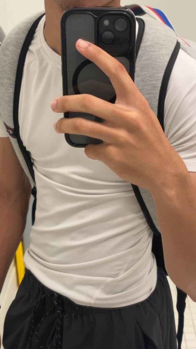 trying to focus on school but distractions exist 😌 check the rest onlyfans.com/collegeboyxp/t…