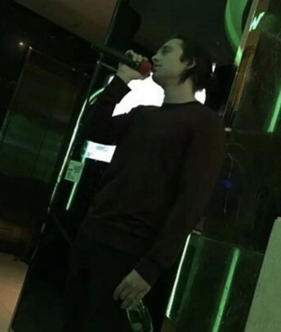 그대~~~기억이~~~~지난 ~~ 사랑이~~
내 안에 파고드는 가시 되어~~

그리고 다음곡 예약하느라 정신없는 썬볼