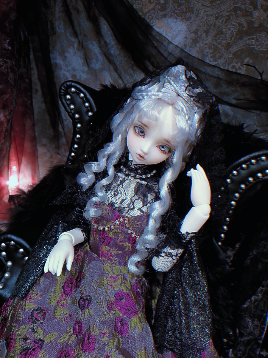 hermitina777's tweet image. #天使の窓Halloween 
うちの子を連れて窓まで行ってきました～🌹🐦‍⬛
#SD_F_106 #SD106番