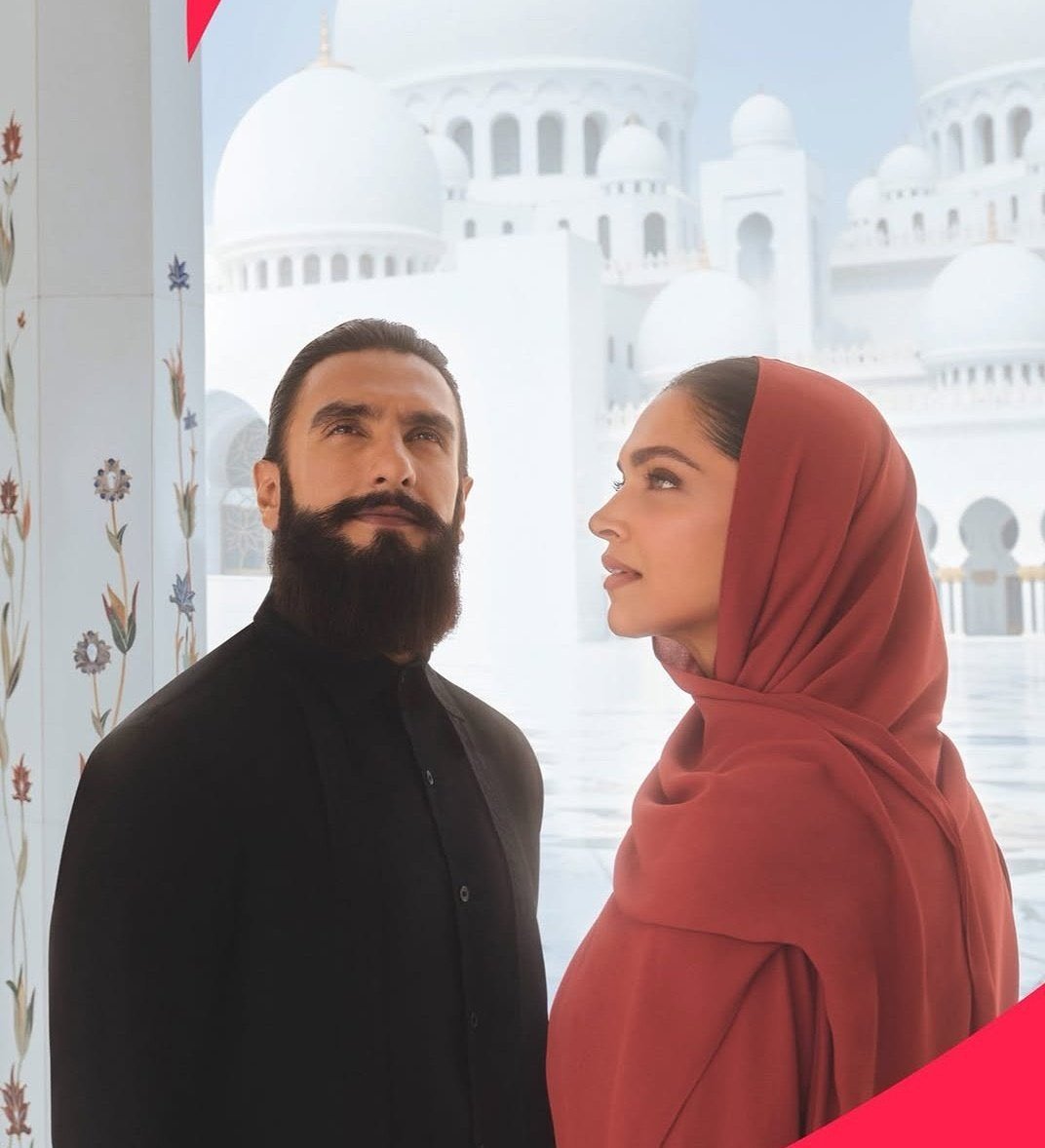 Amockxil2029's tweet photo. Deepika Padukone is the Only actress who look so graceful in both Hindu and Muslim attire.

#DeepikaPadukone https://t.co/6mVzyLfh0D