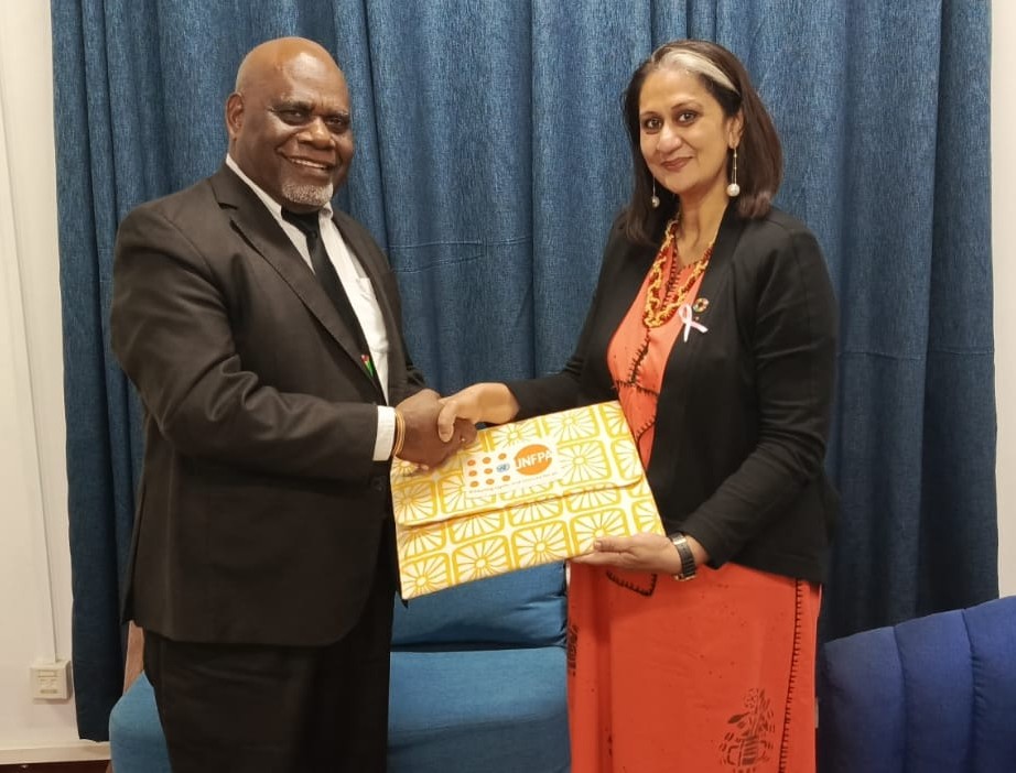 Our Director, Bidisha Pillai, presented her credentials to Hon. Xavier Harry, Acting Foreign Minister of #Vanuatu.

During her visit, she met with key partners including the Ministry of Health and the Ministry of Education &amp; Training to strengthen collaboration on SRHR and youth.