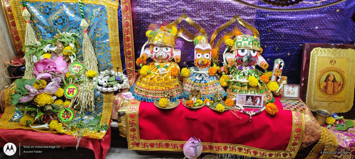 imHalderAvizeet's tweet photo. শুভ কোজাগরী লক্ষ্মী পূজো🌷🦉🙏🕉️

#laxmipuja #festival #Hindu https://t.co/QKuqb0qddG