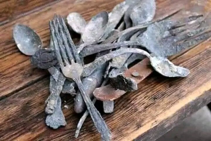 अब फ्याँक्नु बाहेक काम छैन यी चम्चाहरुको। न सफा हुन्छ न प्रयोगमा लेराउन सकिन्छ।