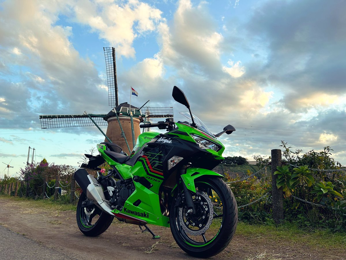 barflytuesday's tweet photo. 佐倉ふるさと広場きちゃあ🌼コスモス満開ですね。

#バイクライフ
#自由な精神
#前に進もう https://t.co/H4Q2YBQk9K