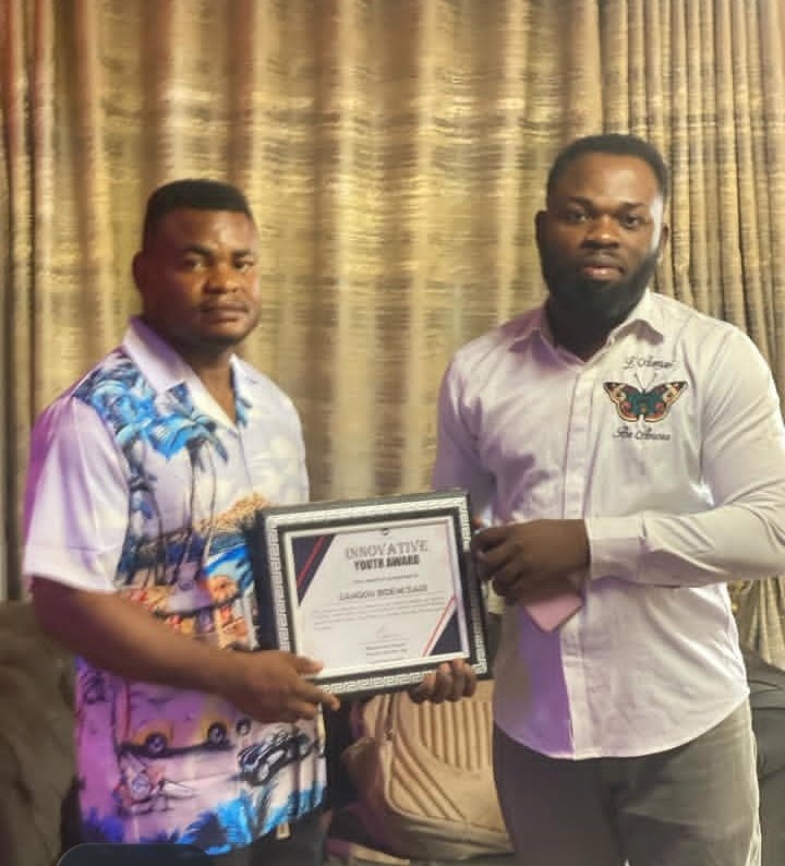 Willtech_Ng's tweet image. A moment of achievement! 🎓📜 Our director presenting a well-earned certificate to one of WillTech Academy’s newest tech talents. The journey doesn’t end here — it only begins!
#willtechacademy
