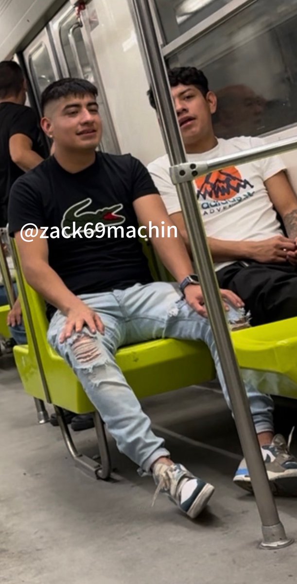 Estos chacalitos como me dan morbo… 😋🍆