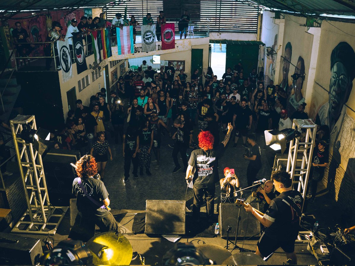 rhcpampo's tweet photo. Mano vcs tao lerdando muito.
Ta literalmente surgindo uma cena completamente nova baseada no fundo e no numetal no país com base da região do sudeste br

"Quando eu comecei a ouvir metal não encontrava ngm q cantava minha realidade. Então eu decidi eu mesmo fazer"
-Vocal Limbo7 https://t.co/rfdjeApdP1