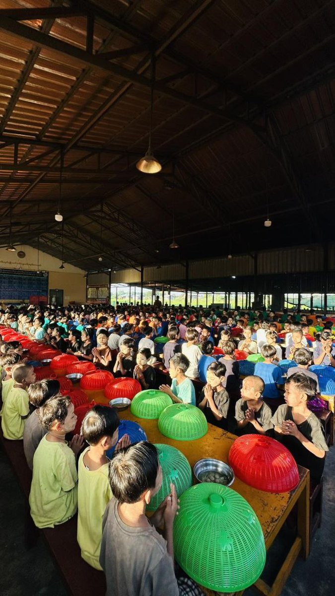 Leoz1stMyanmar's tweet photo. We made an October donation in honor of our beloved LEO. Since it’s for the orphans, it warms our hearts even more. 💛

#LEELEO #이리오 #LEOzMyanmar https://t.co/r2myZUcaRH