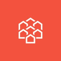 빨간 배경의 집들과 함께 있는 Pineapple Financial 로고