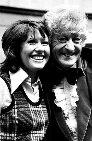 Sarah Jane's tank top is peak '73! Delightful smiling faces of both Elisabeth Sladen and Jon Pertwee at Television Centre for a Season 11 press call.

#ClassicTV #drwho #DoctorWho