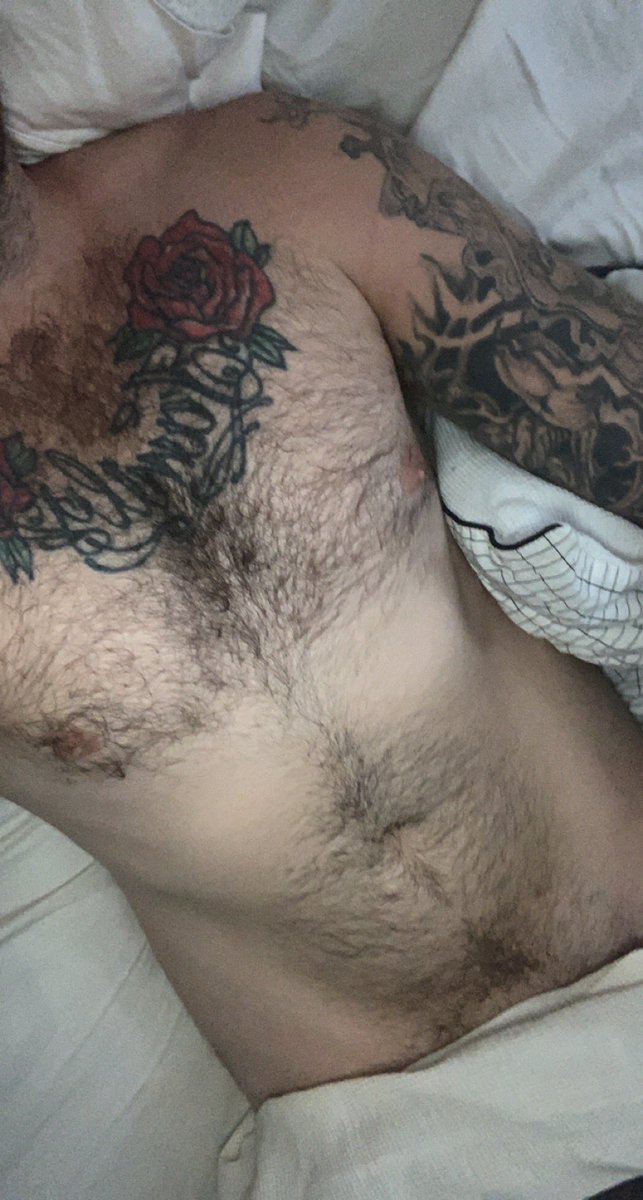 Inkedanbearded's tweet photo. How’s your hump day going 😏😈 dm’s are open ❤️ https://t.co/mymSTvgaRB
