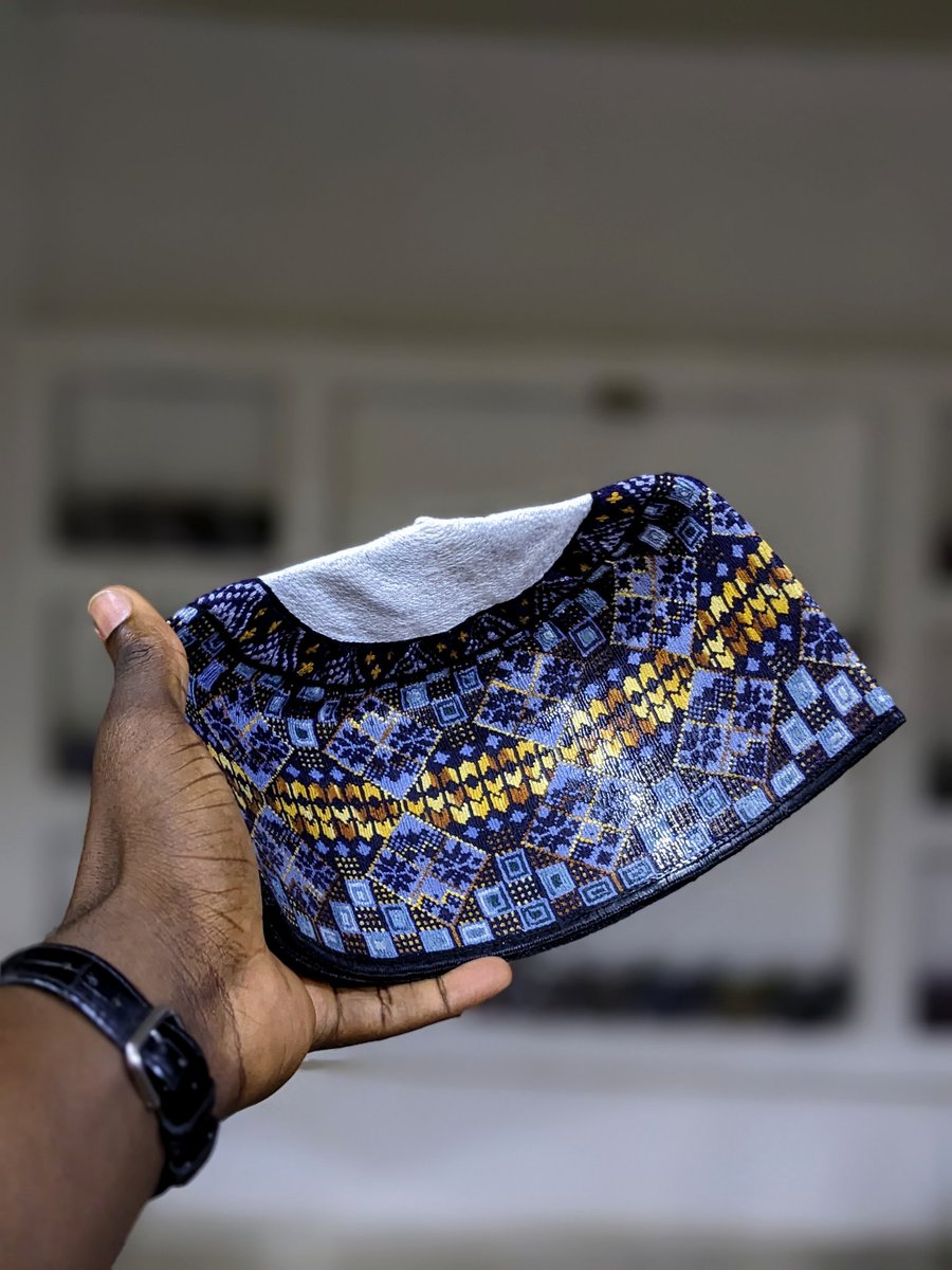 Wanzaaam's tweet image. GIVEAWAY! GIVEAWAY!

We will be giving out five (5) beautiful caps to five different individuals.

All you need to do is kindly