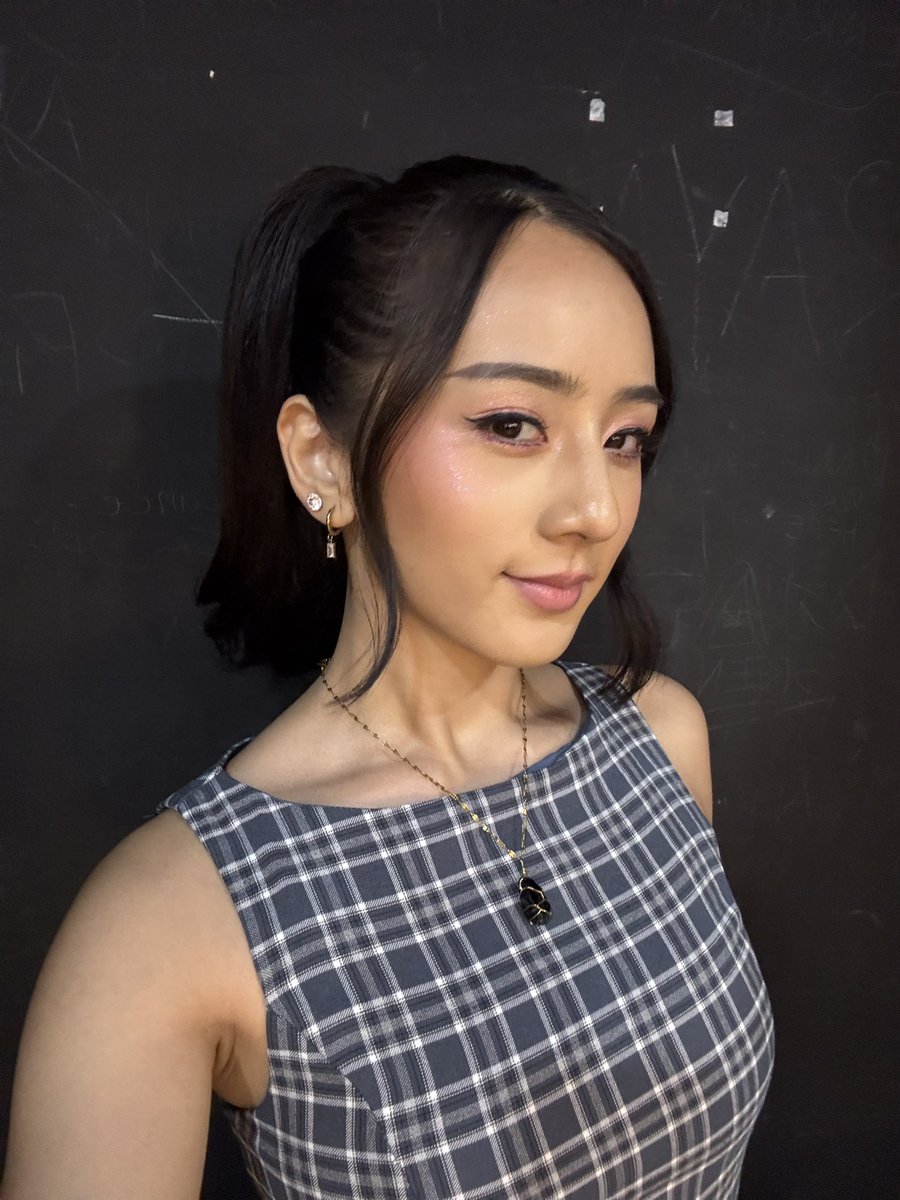 VivaOnePH's tweet photo. Ilang ligo at dasal pa ba para maging ganito ka-ganda? 

Bad Genius: The Series final episode, streaming na mamaya only on Viva One!

Viva One, Bida Ka Dito!

#VivaOne #BadGeniusTheSeries #BadGeniusPh #BGTSBeatTheSystem https://t.co/02AuBGfa1E