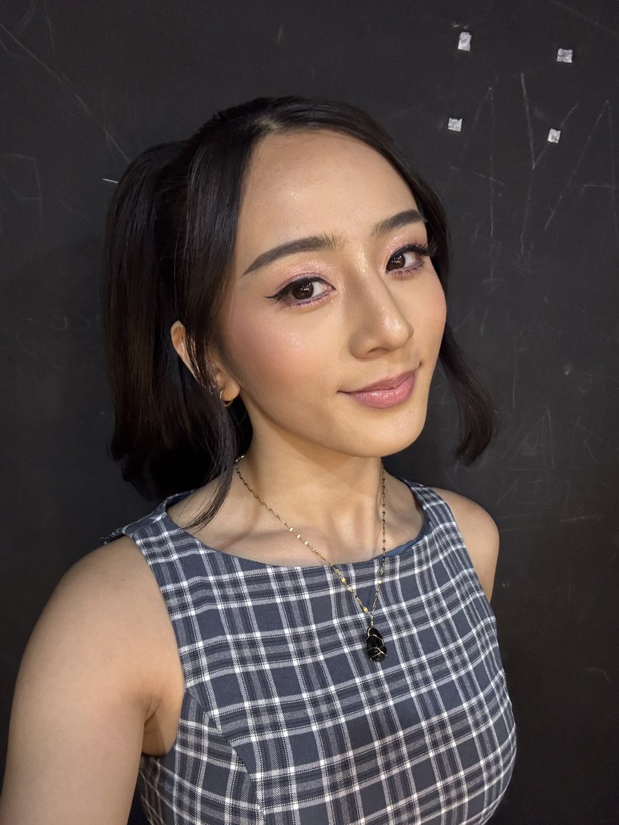 VivaOnePH's tweet photo. Ilang ligo at dasal pa ba para maging ganito ka-ganda? 

Bad Genius: The Series final episode, streaming na mamaya only on Viva One!

Viva One, Bida Ka Dito!

#VivaOne #BadGeniusTheSeries #BadGeniusPh #BGTSBeatTheSystem https://t.co/02AuBGfa1E
