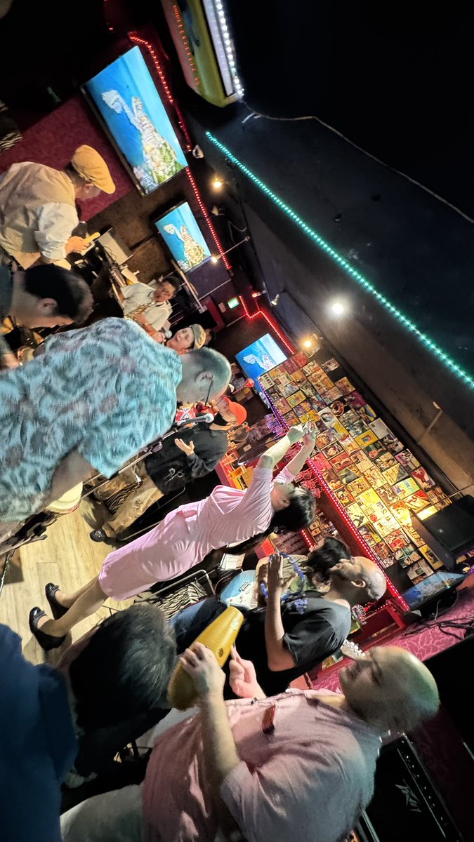 nanako_moono's tweet photo. 10/8(水)🔥🔥🔥
ラテンセッション at 新宿Cartagena
START:21:00-
これから荒ぶるよ〜！！🙋‍♀️🔥

先月、愛されて10周年を迎えたラテンセッション🍹
大盛り上がりでした！！(食べて食べて食べた🍚)
たくさんの笑顔に感謝🌟

#latin 
#latindance 
#sesson 
#shinjuku 
#歌舞伎町 https://t.co/GhAwUxObcs